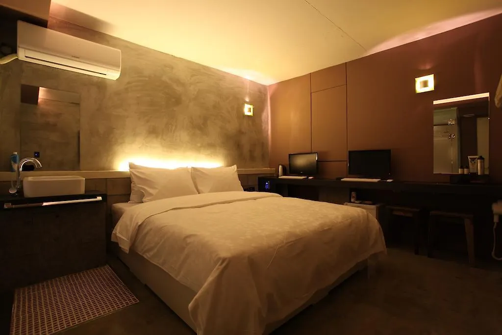 Lusso Hotel location